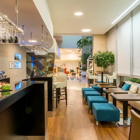 Отель Melia Oriente 4*