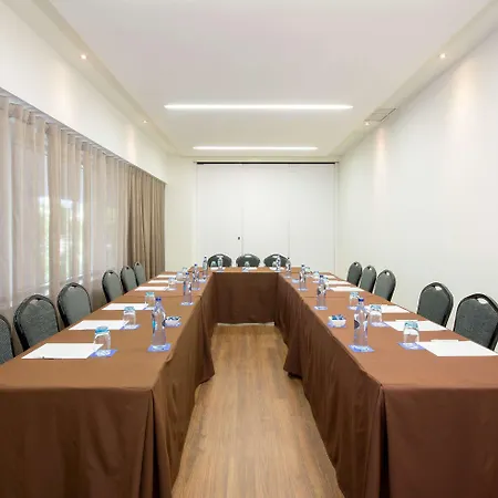 Отель Melia Oriente 4*