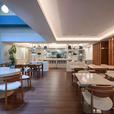 Отель Melia Oriente Лиссабон